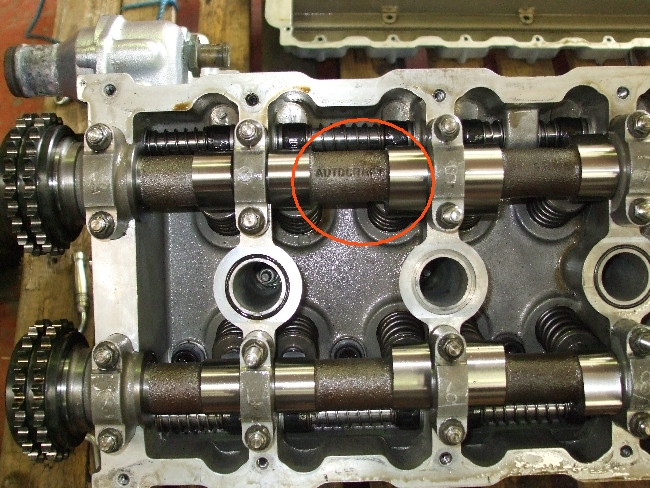 Camshafts in AJP-6 head